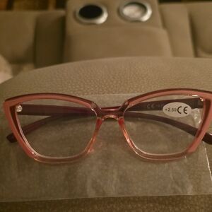 Stylish Pink Cat-Eye Glasses(readers)+2.50